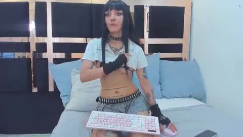 Lisa online show from 12-14-25, 08:46