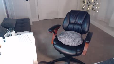 Von B online show from 02-19-25, 05:16