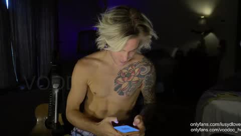 Voodoo and Lucy online show from 09-26-25, 10:47