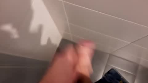 Snapshot of voyeuristicmcfly2 chatting on 01-12-25, 07:10 mcfly online show from 01-12-25, 07:10