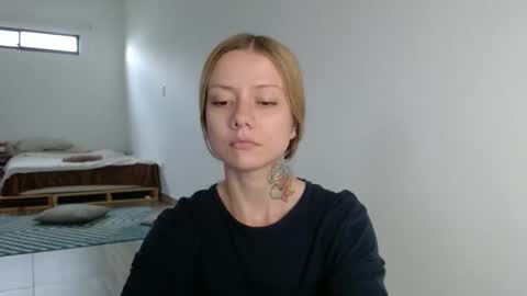 Snapshot of voyeurita chatting on 12-02-25, 09:32 Victoria online show from 12-02-25, 09:32
