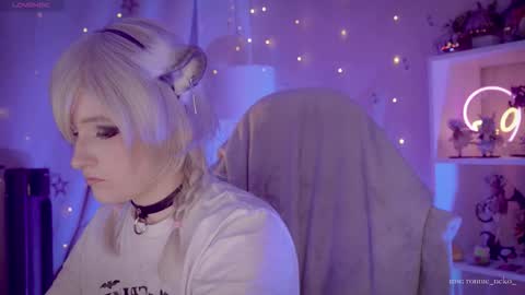 vronnier online show from 10-19-25, 07:36