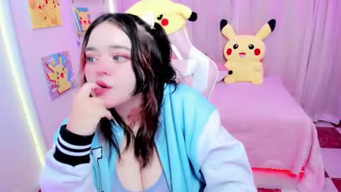 Snapshot of waifumochi_chan chatting on 02-21-26, 11:17 online show from 02-21-26, 11:17