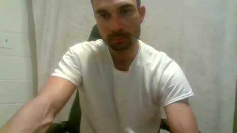 Snapshot of waketomyd chatting on 11-18-25, 06:18 WakeToMyD online show from 11-18-25, 06:18