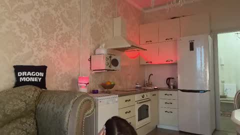 Mia online show from 03-10-25, 02:05