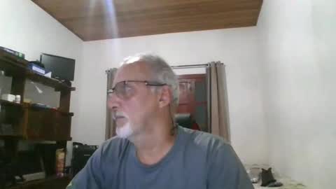 Snapshot of walmen2022 chatting on 12-31-24, 12:43 walmen2022 online show from 12-31-24, 12:43