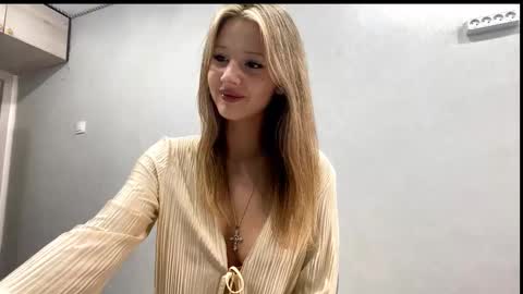 Molly online show from 09-14-25, 09:52