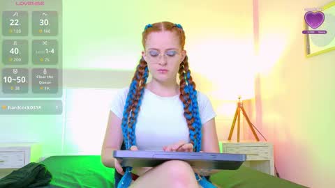 Wanda Robertss online show from 10-31-25, 01:23