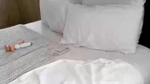 Snapshot of wanderlustgaal chatting on 10-18-25, 06:19 wanderlustgaal online show from 10-18-25, 06:19