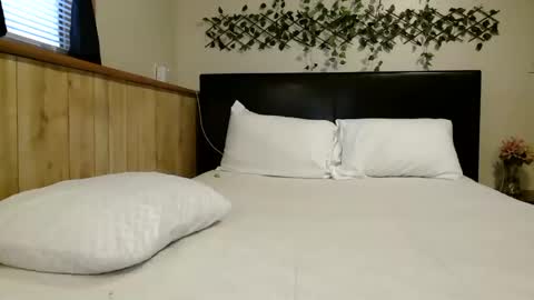 Snapshot of wanderlustgaal chatting on 11-14-25, 12:04 wanderlustgaal online show from 11-14-25, 12:04