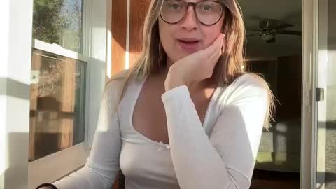 Snapshot of wanderlustjade chatting on 12-05-24, 02:00 Jade Adonis online show from 12-05-24, 02:00