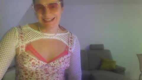 Snapshot of wannafeelitall chatting on 12-02-24, 05:37 Emilia inst  online show from 12-02-24, 05:37