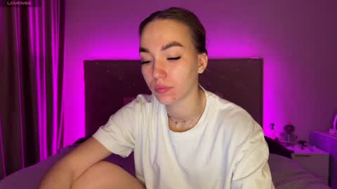 Snapshot of watergirl_ chatting on 02-26-25, 01:11 Im saving up for a new car help me online show from 02-26-25, 01:11