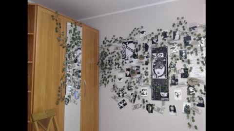 Mina online show from 09-24-25, 12:47