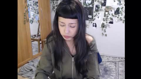 Mina online show from 10-10-25, 07:40