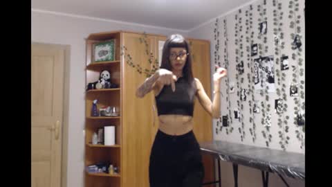 Mina online show from 11-17-25, 03:51