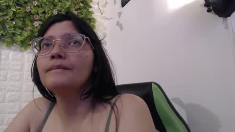 Trixie 3 online show from 02-18-25, 01:54