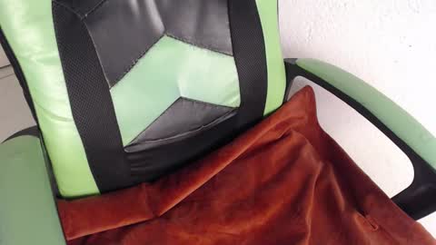 Trixie 3 online show from 11-29-25, 03:59