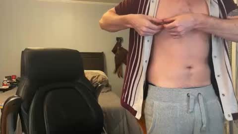 Snapshot of webslingxxxx chatting on 11-18-25, 12:05 webslingxxxx online show from 11-18-25, 12:05