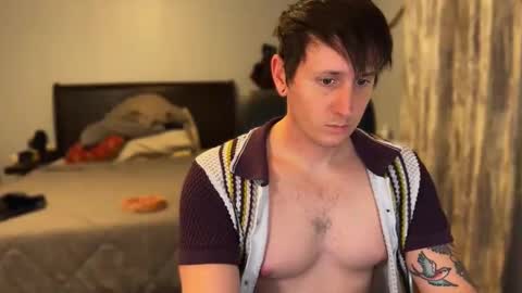 Snapshot of webslingxxxx chatting on 03-22-26, 01:31 webslingxxxx online show from 03-22-26, 01:31