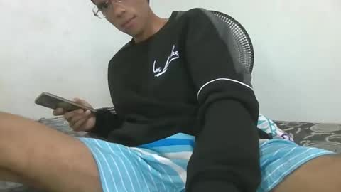 Snapshot of weedysmoky chatting on 12-19-25, 11:39 weedysmoky online show from 12-19-25, 11:39