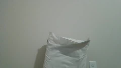 Snapshot of weezy210 chatting on 04-07-26, 11:37 Weezy online show from 04-07-26, 11:37