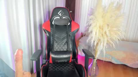 Snapshot of wekeepyoursecret chatting on 03-25-26, 12:44 Alexa I love to make a Mess in public and do Crazy on pvt online show from 03-25-26, 12:44