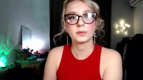 Liza online show from 10-19-25, 11:16