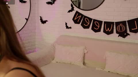 Im Wendy online show from 10-27-25, 09:52