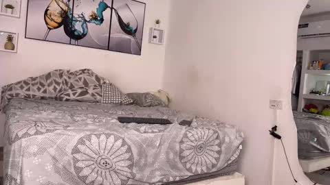 Wendy Alex online show from 03-12-25, 01:36