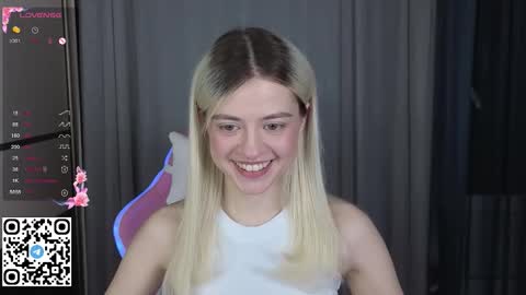 Snapshot of wendylovelylovew chatting on 02-26-26, 05:45 Wendy online show from 02-26-26, 05:45