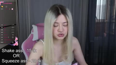 Snapshot of wendylovelylovew chatting on 02-27-26, 01:22 Wendy online show from 02-27-26, 01:22