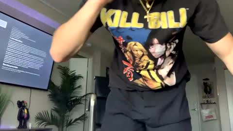 Snapshot of wentbrokeonstrippers chatting on 01-13-25, 12:30 Topjitt online show from 01-13-25, 12:30