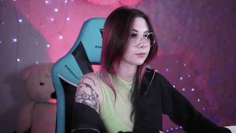 little girl who is always rightLisa online show from 12-18-24, 05:59