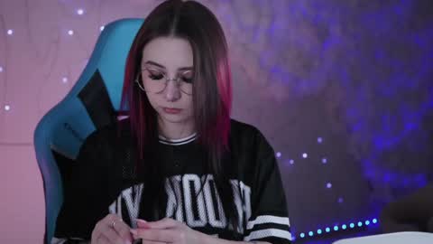 little girl who is always rightLisa online show from 01-21-25, 02:22