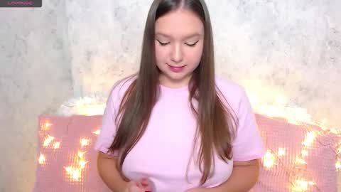 Snapshot of wet__molly chatting on 10-30-25, 08:42 molly online show from 10-30-25, 08:42