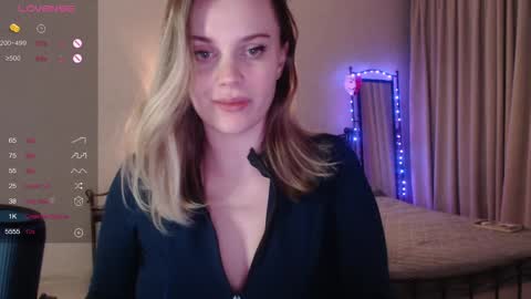 Lana online show from 01-22-25, 07:45