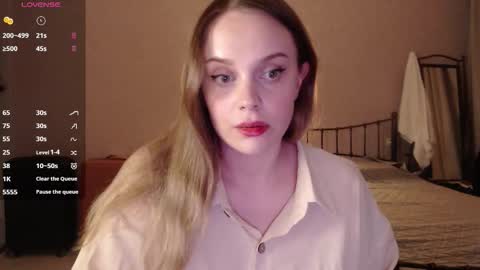 Lana online show from 09-15-25, 03:34
