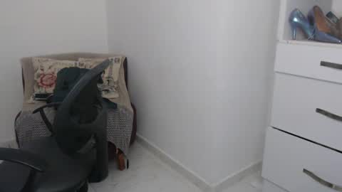 Snapshot of wet_liss chatting on 12-04-24, 11:13 Diva online show from 12-04-24, 11:13