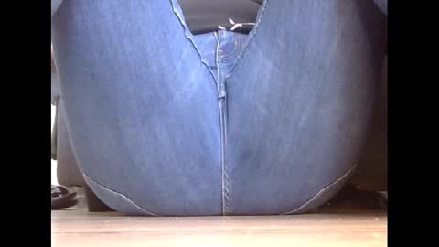 wet_pants2022 online show from 03-03-25, 01:42