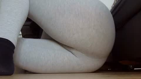 wet_pants2022 online show from 11-27-25, 01:13