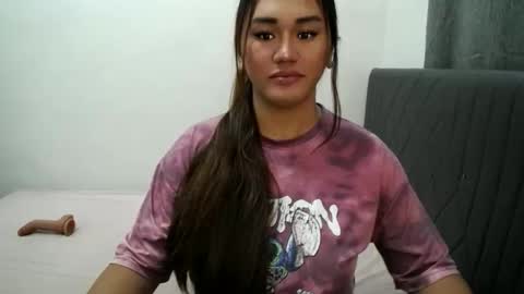 Snapshot of wetdreamasiax chatting on 10-21-25, 05:24 jess online show from 10-21-25, 05:24
