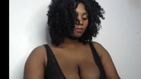 Snapshot of wetmypussy02 chatting on 09-30-25, 12:32 wetmypussy02 online show from 09-30-25, 12:32