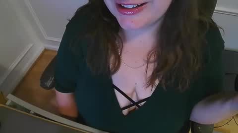Snapshot of wetwordsonly chatting on 09-26-25, 11:36 WetWordsOnly online show from 09-26-25, 11:36