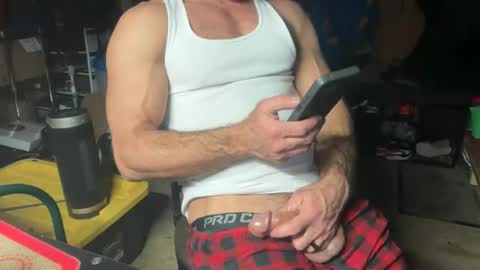 Snapshot of whackingmywilly chatting on 12-16-25, 01:21 whackingmywilly online show from 12-16-25, 01:21