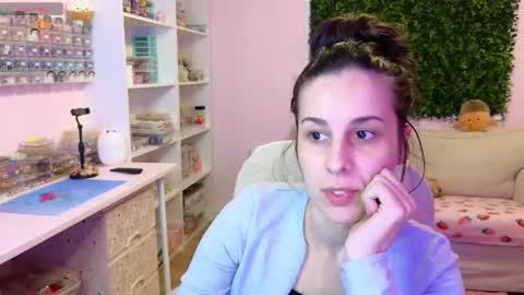 Victoria Maria online show from 10-07-25, 05:43