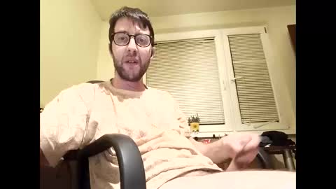 Snapshot of whatwouldyouliketosee chatting on 10-17-25, 02:15 stoffy online show from 10-17-25, 02:15