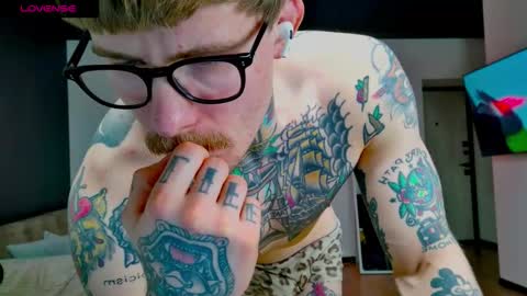 Max online show from 01-10-26, 01:46