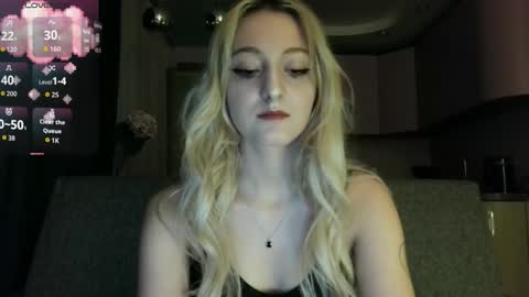 Lina online show from 09-12-25, 10:10