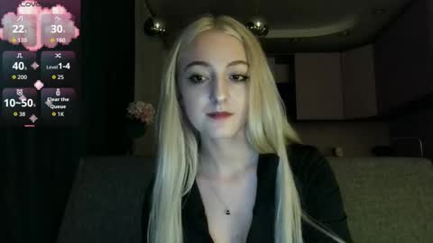 Lina online show from 09-20-25, 12:00